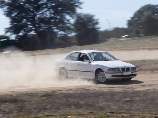 BMW Levantando polvo.jpg